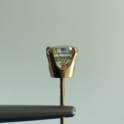 Estate 14K Yellow Gold Round Diamond Solitaire Stud Earrings