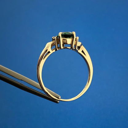 Vintage 14K Yellow Gold Pear Emerald Diamond Accented May Anniversary Ring