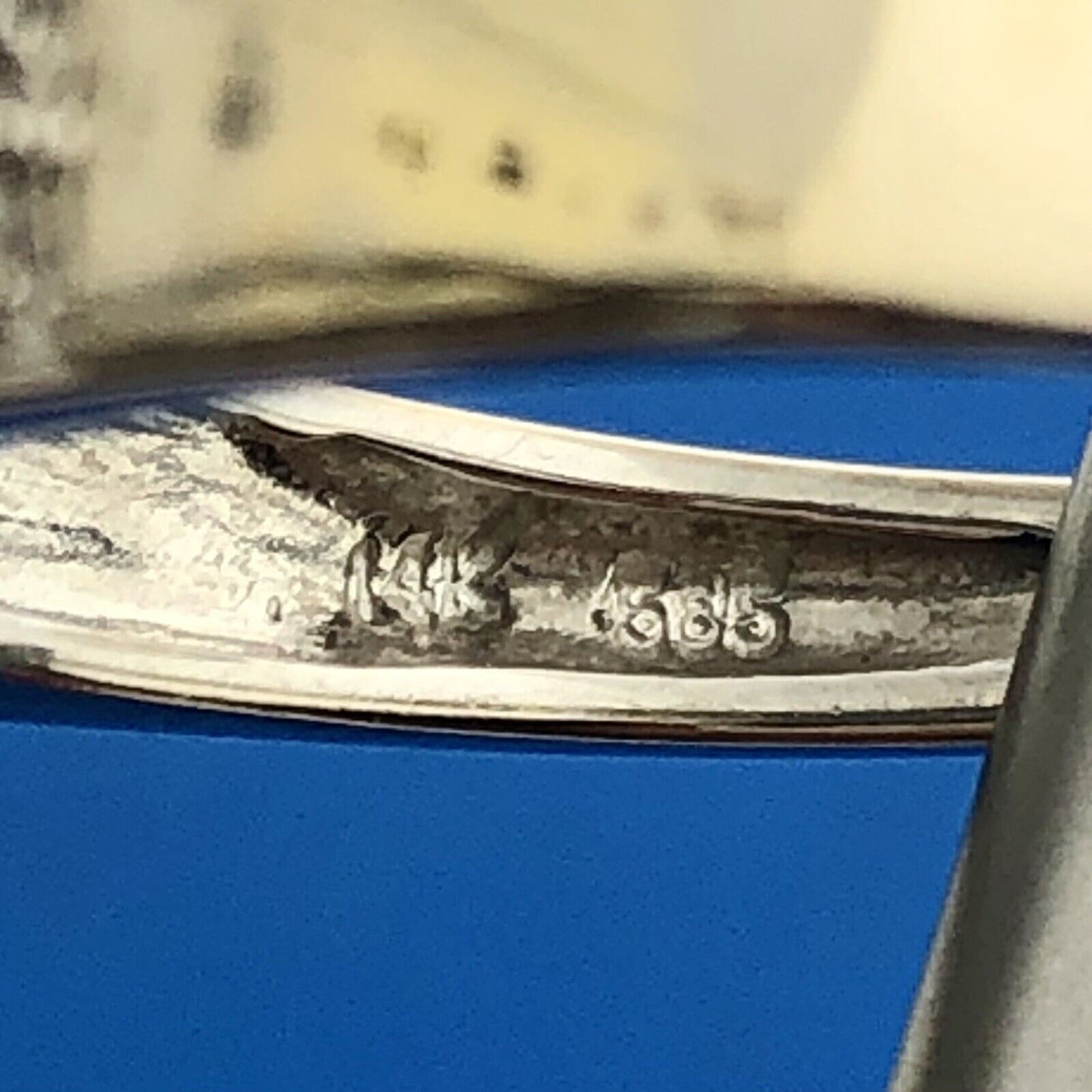 Gorgeous 14k White Gold Oval Cut Blue Topaz Diamond Accent Statement Ring Size 8