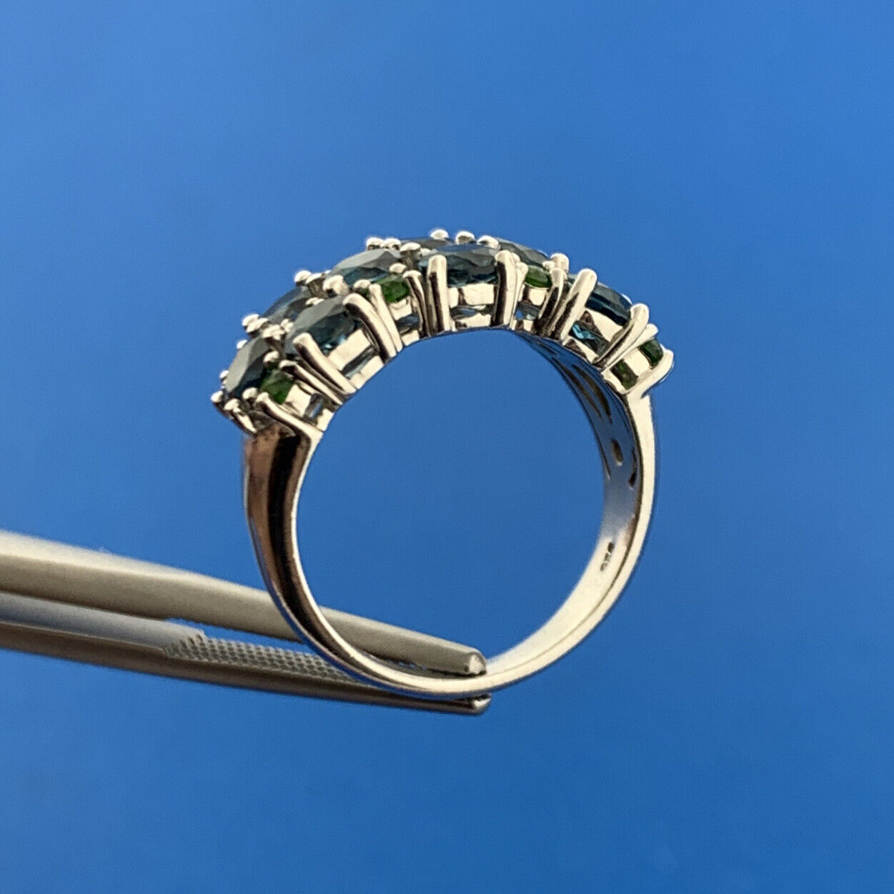 Stunning Sterling Silver 925 Brilliant Blue and Green Quartz Cocktail Ring