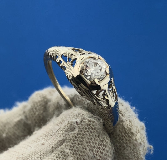 Gorgeous 14k White Gold Sparkling CZ Openwork Filigree Ring Size 5.75