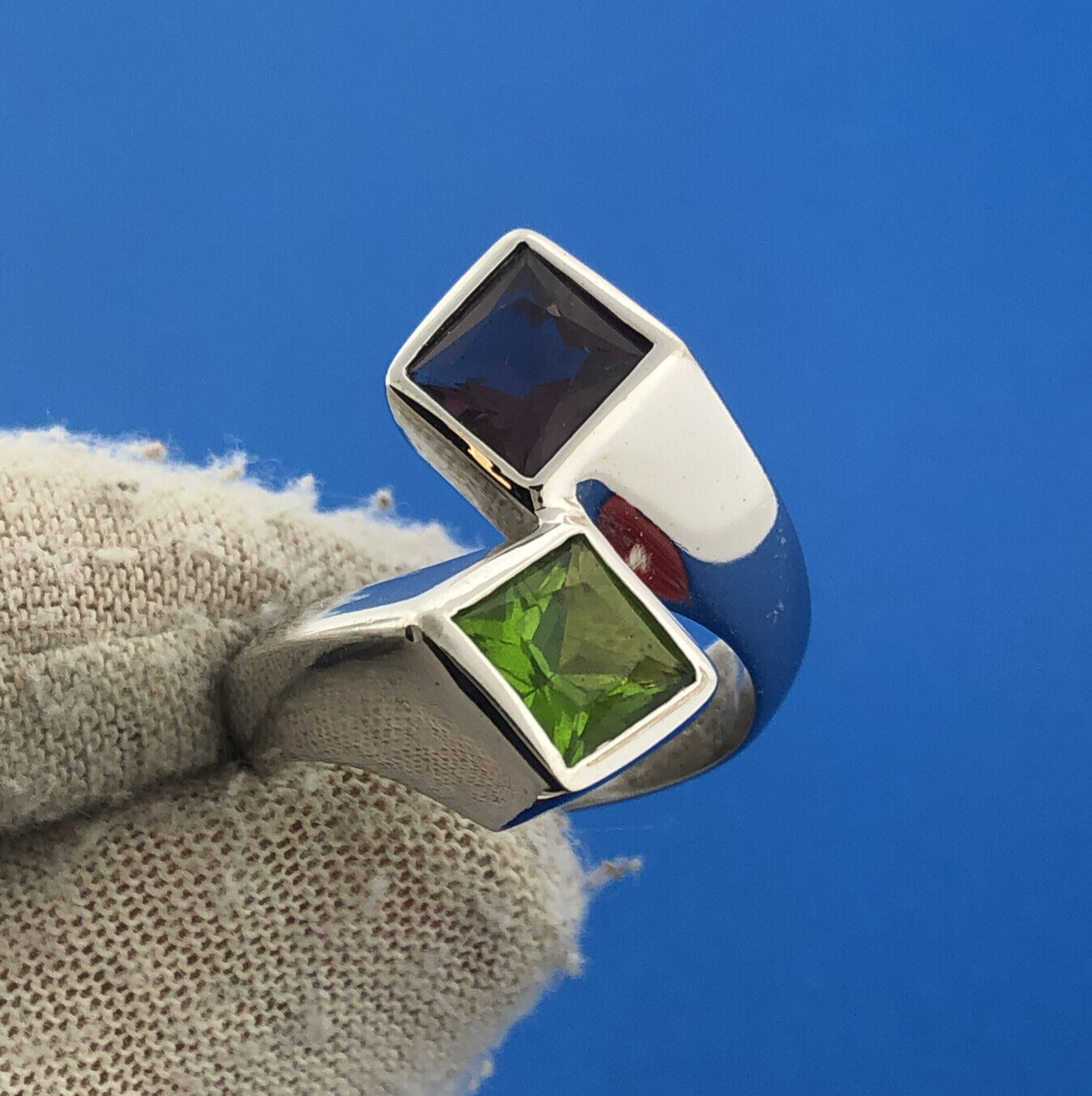 Stunning 925 Sterling Silver Chartreuse Amethyst Cubic Zirconia Modenist Ring