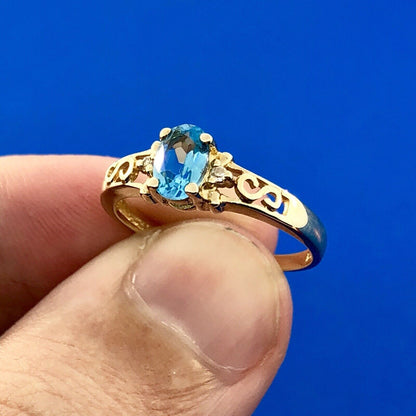 Vintage Plainville Stock Co PSCO 10K Yellow Gold Blue Topaz Diamond Ring