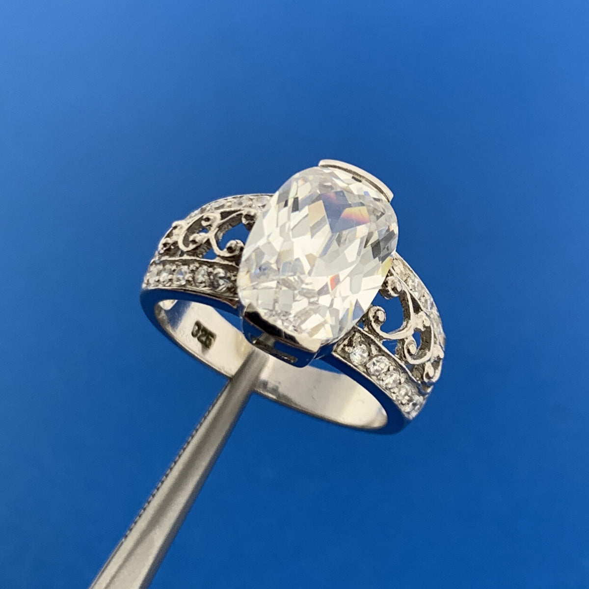 Estate Sterling Silver Oval Cubic Zirconia CZ Solitaire w/Accents Statement Ring