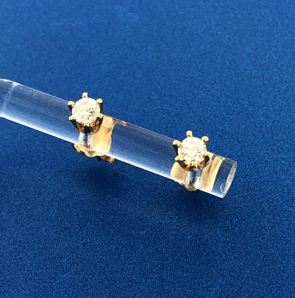 Gorgeous 14k Yellow Gold Round Cut Diamond .25tcw 1/4  Stud Earring Pair