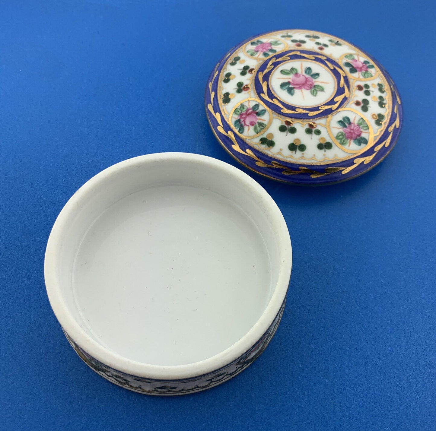 Vintage Griffe Hand Painted Floral Motif Italian Porcelain Round Trinket Box