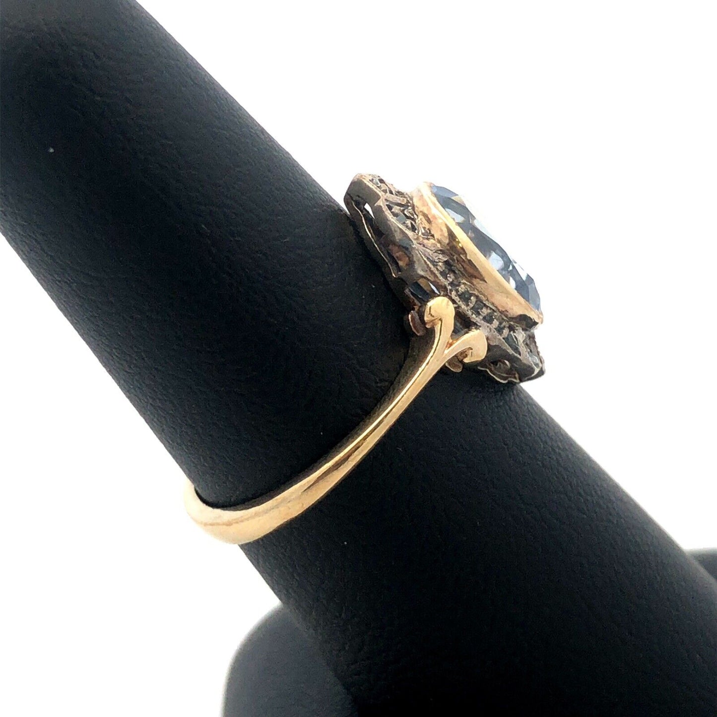 Vintage 925 Sterling Silver Gold Vermeil Oval Blue Cubic Zirconia Accented Ring