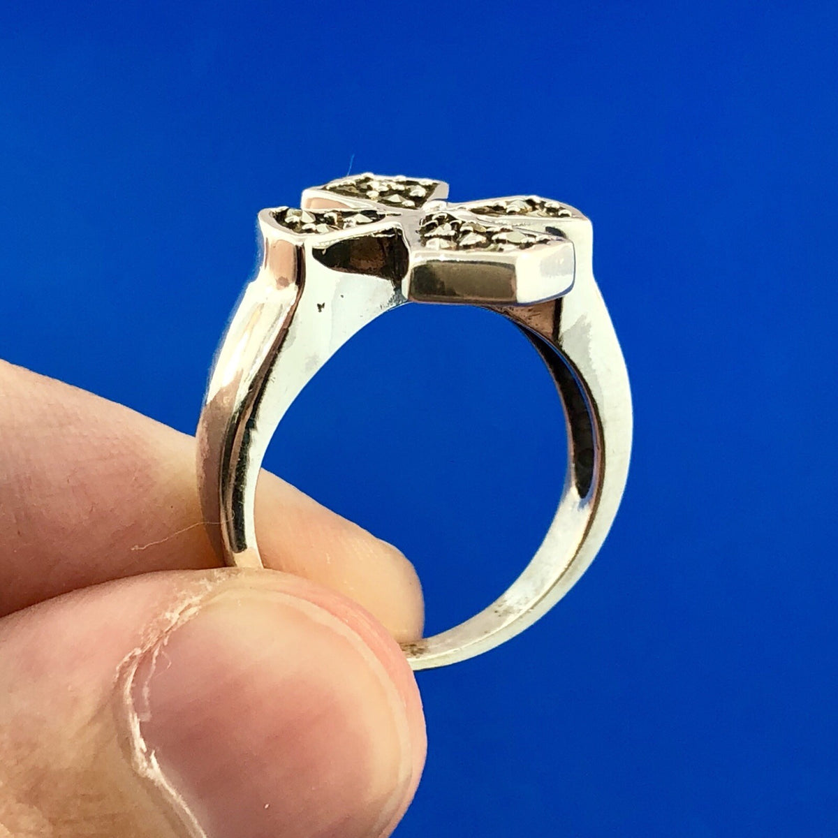 Spectacular 925 Sterling Silver Marcasite Cross Religious Communion Easter Ring