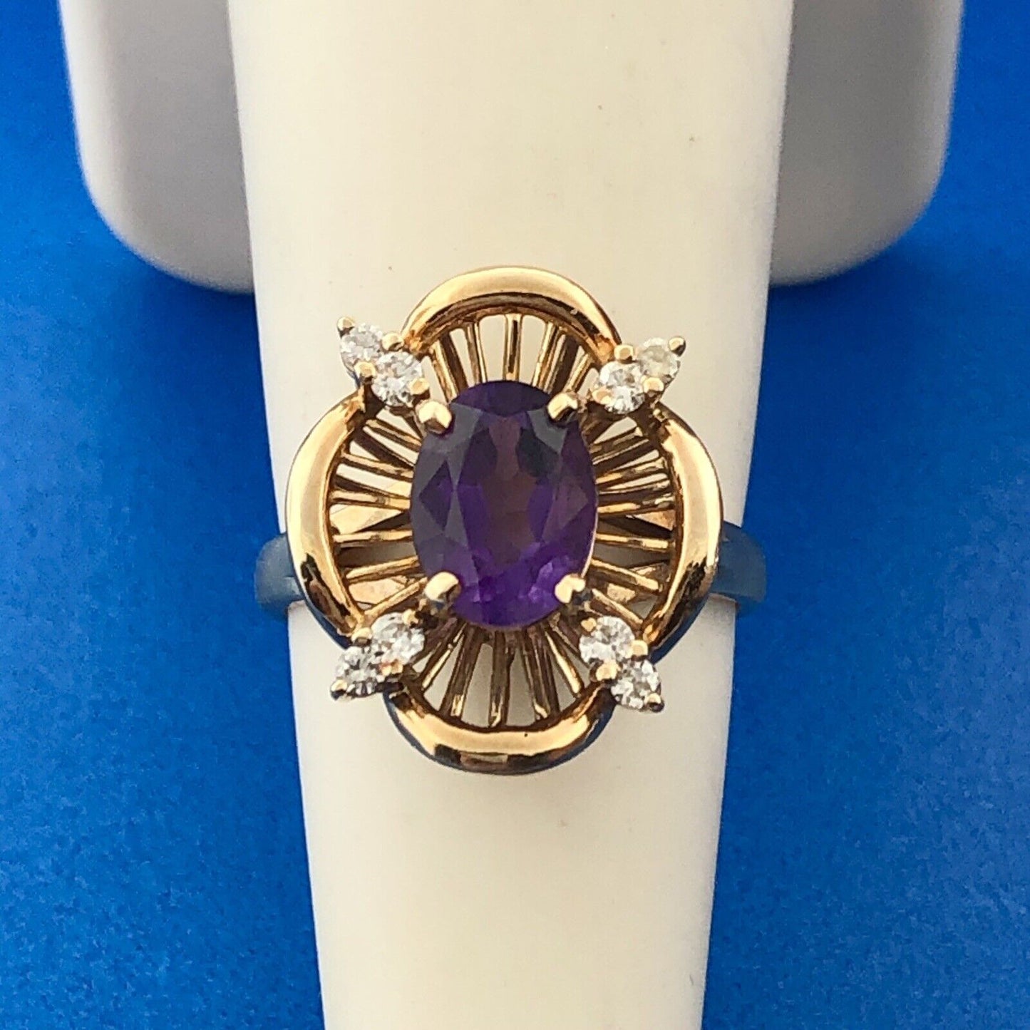 Gorgeous 14k Yellow Gold Oval Amethyst Round Diamond Radiant Dome Ring Size 4.75