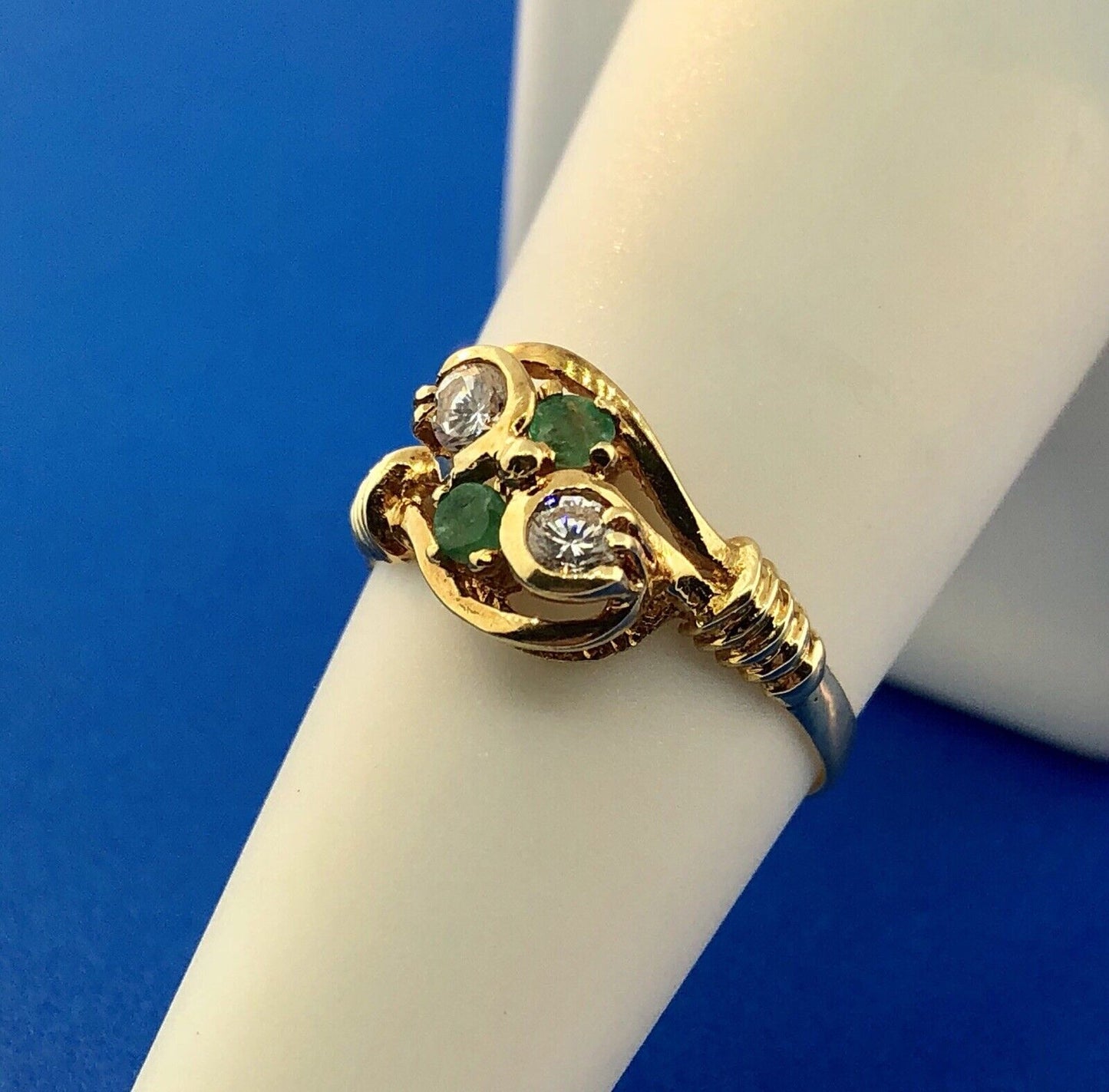 Vintage 18K Yellow Gold Cubic Zirconia Emerald Anniversary Modernist Bypass Ring