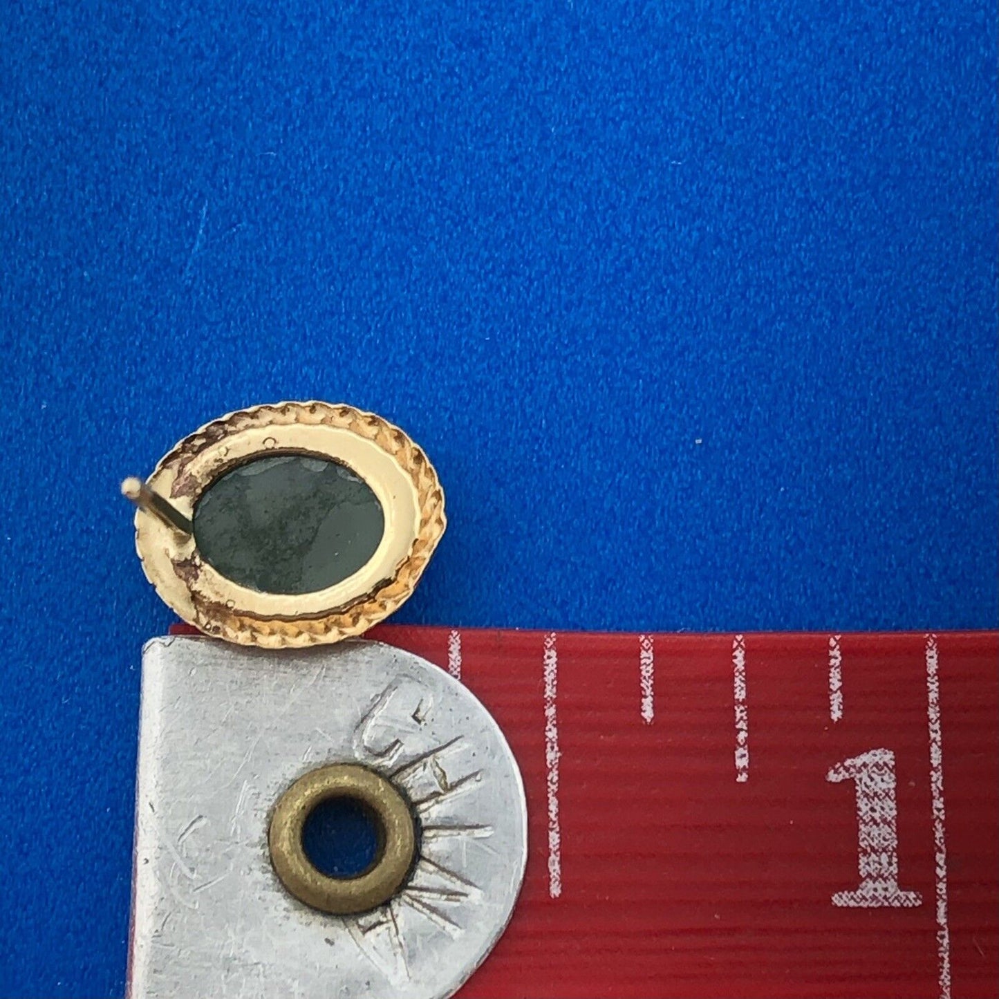 Retro 14K Yellow Gold Oval Jade Jadeite Cabochon Stud Earrings