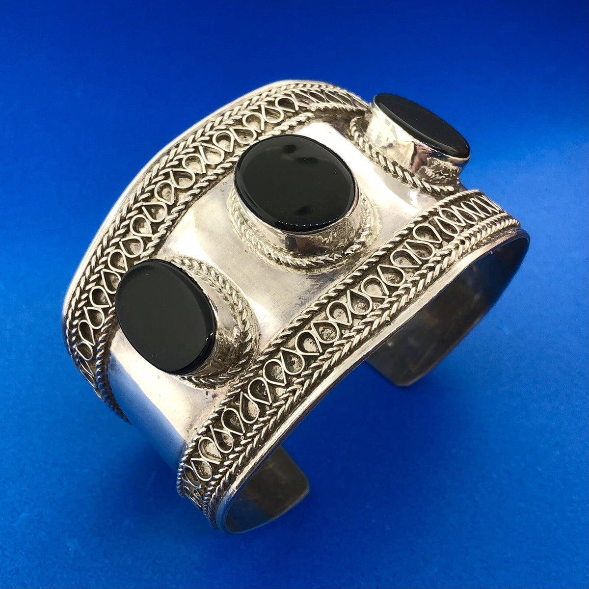Estate 925 Sterling Silver Black Onyx Cabochon Wheat Scroll Wide Cuff Bracelet