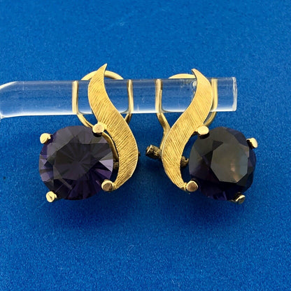 Gorgeous 14k Yellow Gold Round Cut Purple Sapphire Modernist Omega Stud Earrings