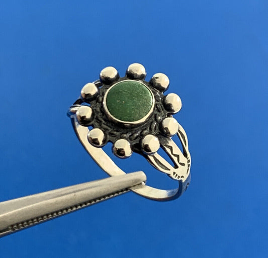 Vintage 925 Sterling Silver Green Turquoise Solitaire Floral Size 3.5 Ring
