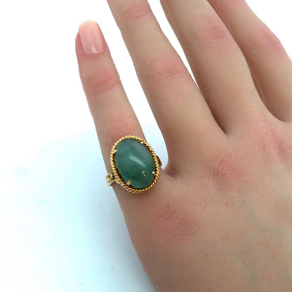 Vintage 18K Yellow Gold Natural Oval Green Jadeite Jade Ring Size 5.25