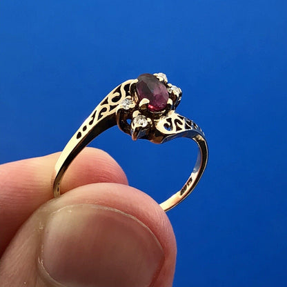 Vintage 10K Yellow Gold Garnet Diamond January Anniversary Bypass Ring