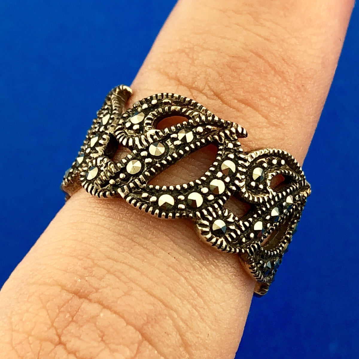Designer Thailand 925 Sterling Silver Marcasite Cut Out D Scroll Cigar Band Ring