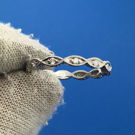 Gorgeous 14k White Gold Round Cut Diamond Women's Wedding Band Ring Size 7