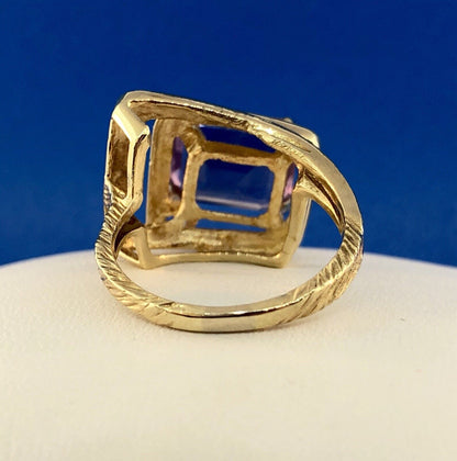 Retro Modernist 10K Yellow Gold Amethyst Solitaire Statement Free Form Ring