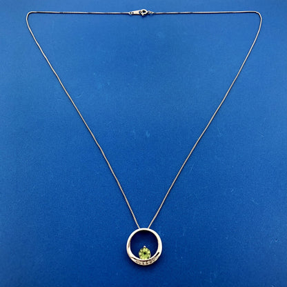 Stunning 10k White Gold Round .84ct Peridot Diamond August Pendant Necklace