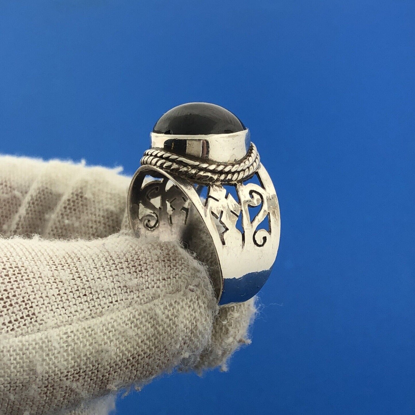 925 Sterling Silver Garnet Cabochon January Occasion Open Work Dome Ring