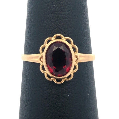 Vintage PSCO 10K Yellow Gold Oval Garnet January Anniversary Sweetheart Ring