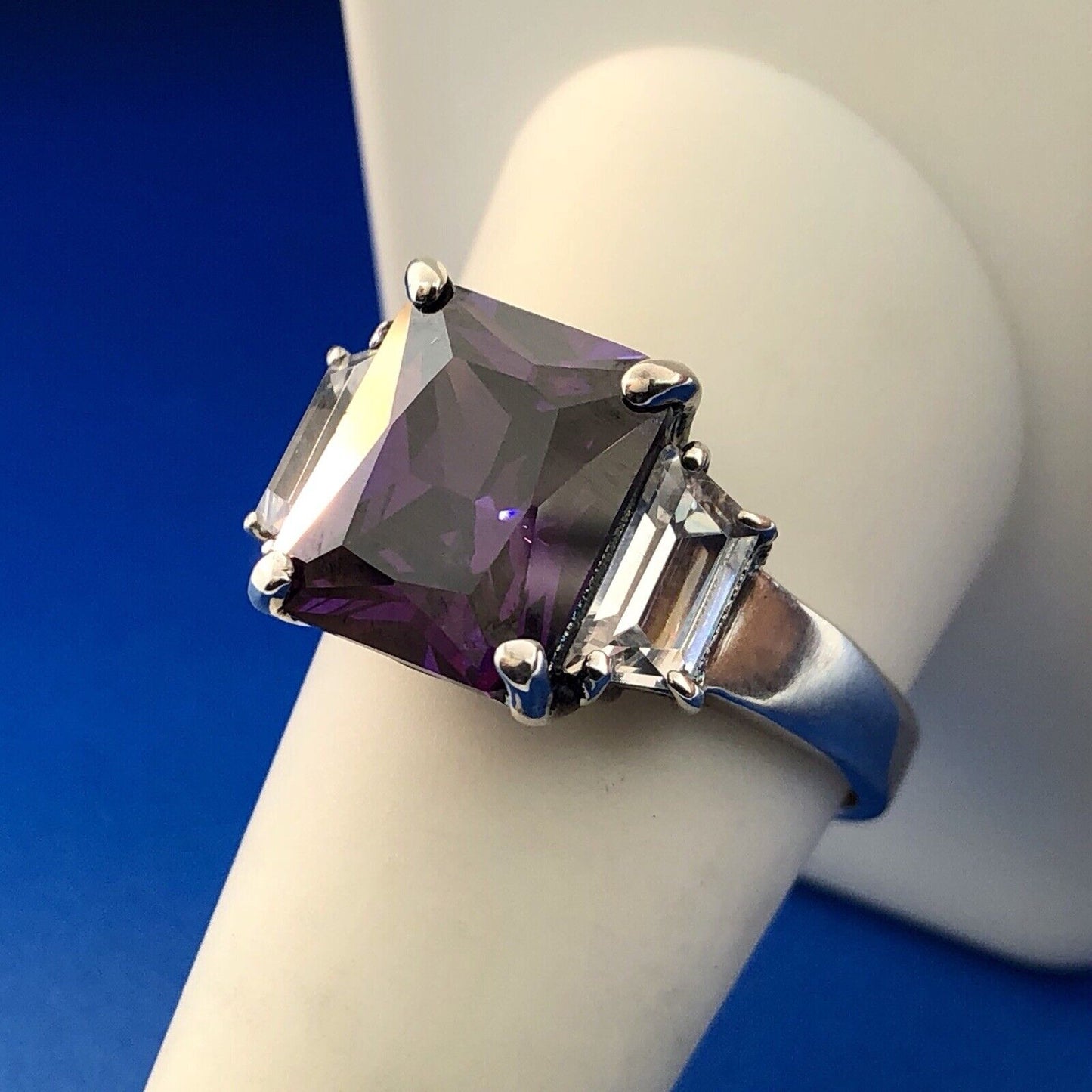 Dramatic Sterling Silver 925 Purple White CZ Statement Fashion Cocktail Ring