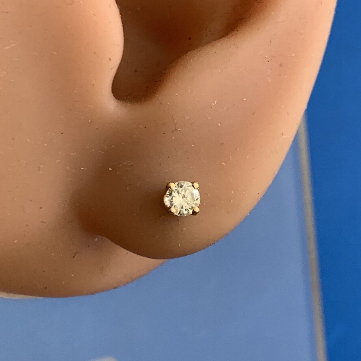 Designer 14K Yellow Gold Round Diamond Classic Stud Earrings