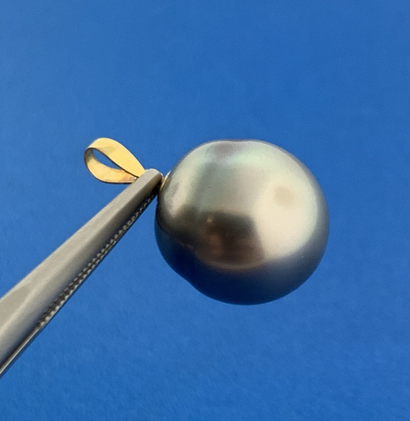 Gorgeous 18k Yellow Gold 13.5 mm Freshwater Gray Pearl Dangle Pendant