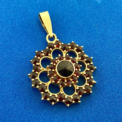 Designer 14K Yellow Gold Garnet Floral Cluster January Anniversary Pendant