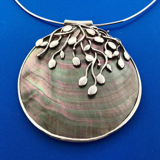 Designer Viktoria Hayman Sterling Silver 925 Round Mother of Pearl 18" Necklace