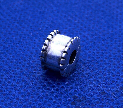 Authentic PANDORA 925 Sterling Silver Beveled Edge Clip 790267 Spacer Clip Charm