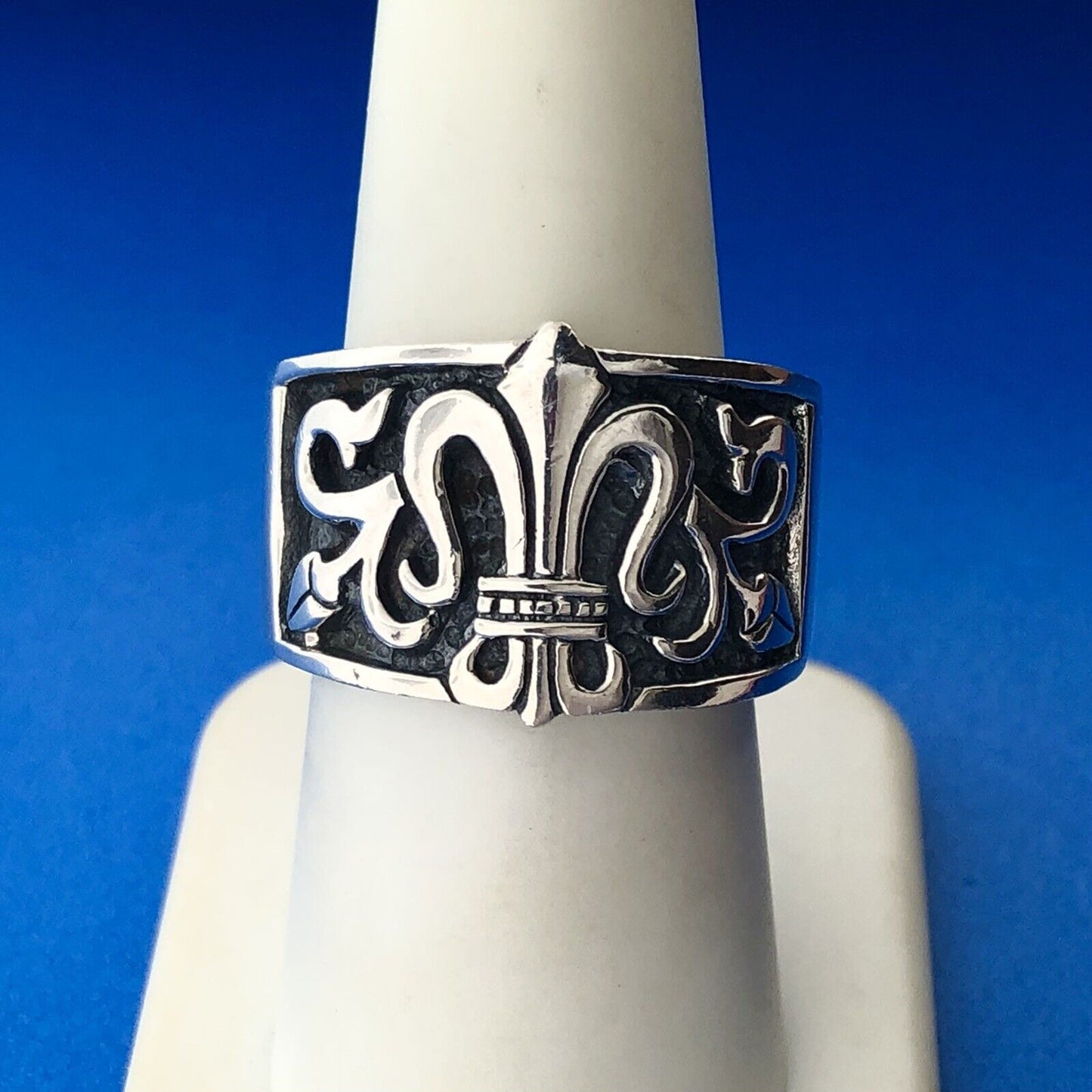 Stunning Sterling Silver 925 Engraved Floral Vine Fleur De Lis Cigar Ring Size 8