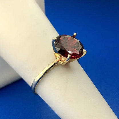 Vintage Designer 14K Yellow Gold Round Red Quartz Solitaire January Ring