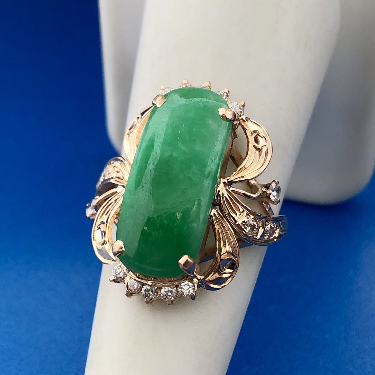 Retro 18K Yellow Gold Jade Jadeite Cabochon Cubic Zirconia Accent Cocktail Ring