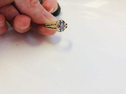 Vintage 10K Yellow Gold Oval Blue Topaz Triple Shank December Cocktail Ring