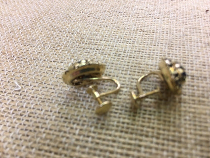 Vintage 14K Yellow Gold Oval Garnet Cluster Screw Back Earrings