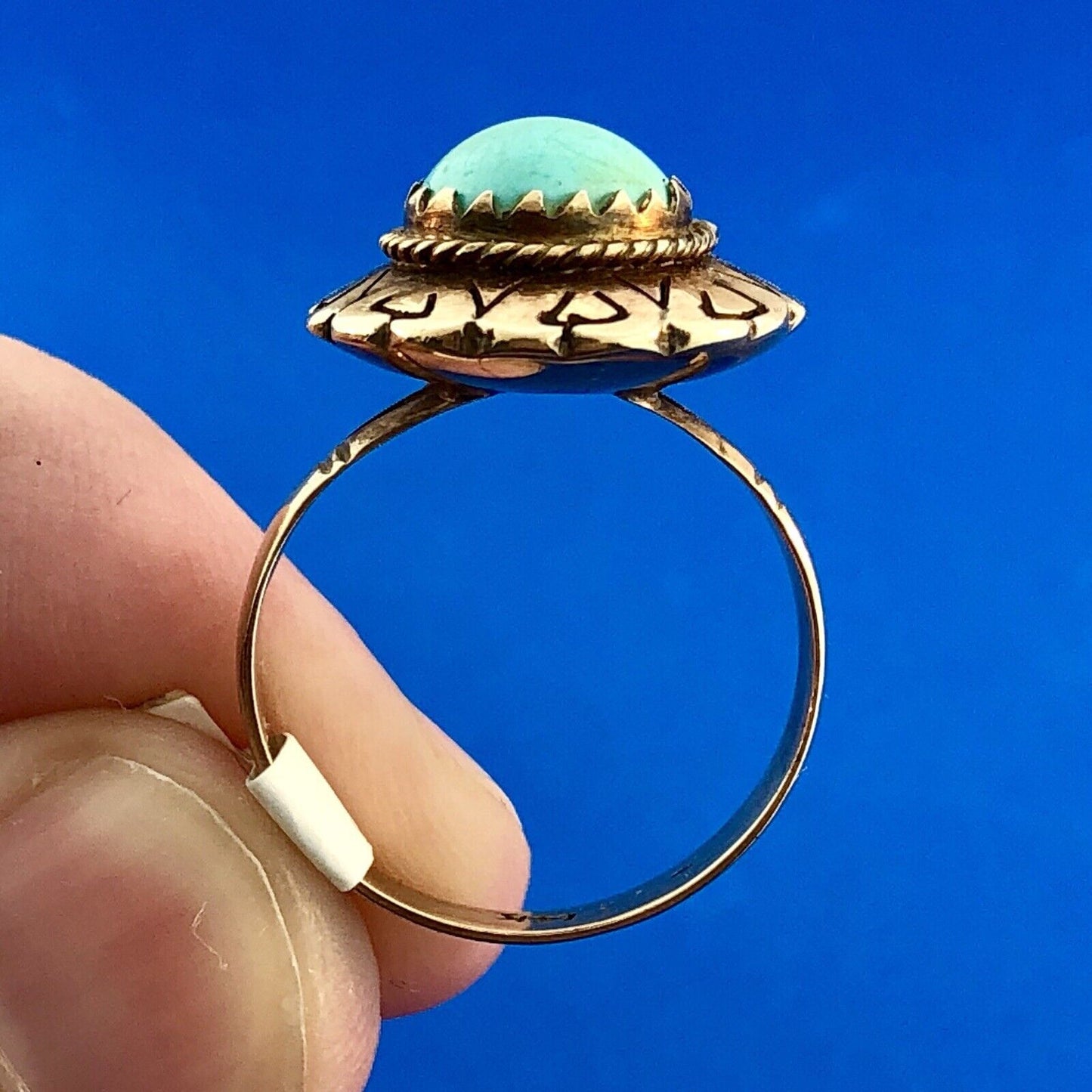 Vintage 14K Yellow Gold Turquoise Cocktail Ring Size 7.25