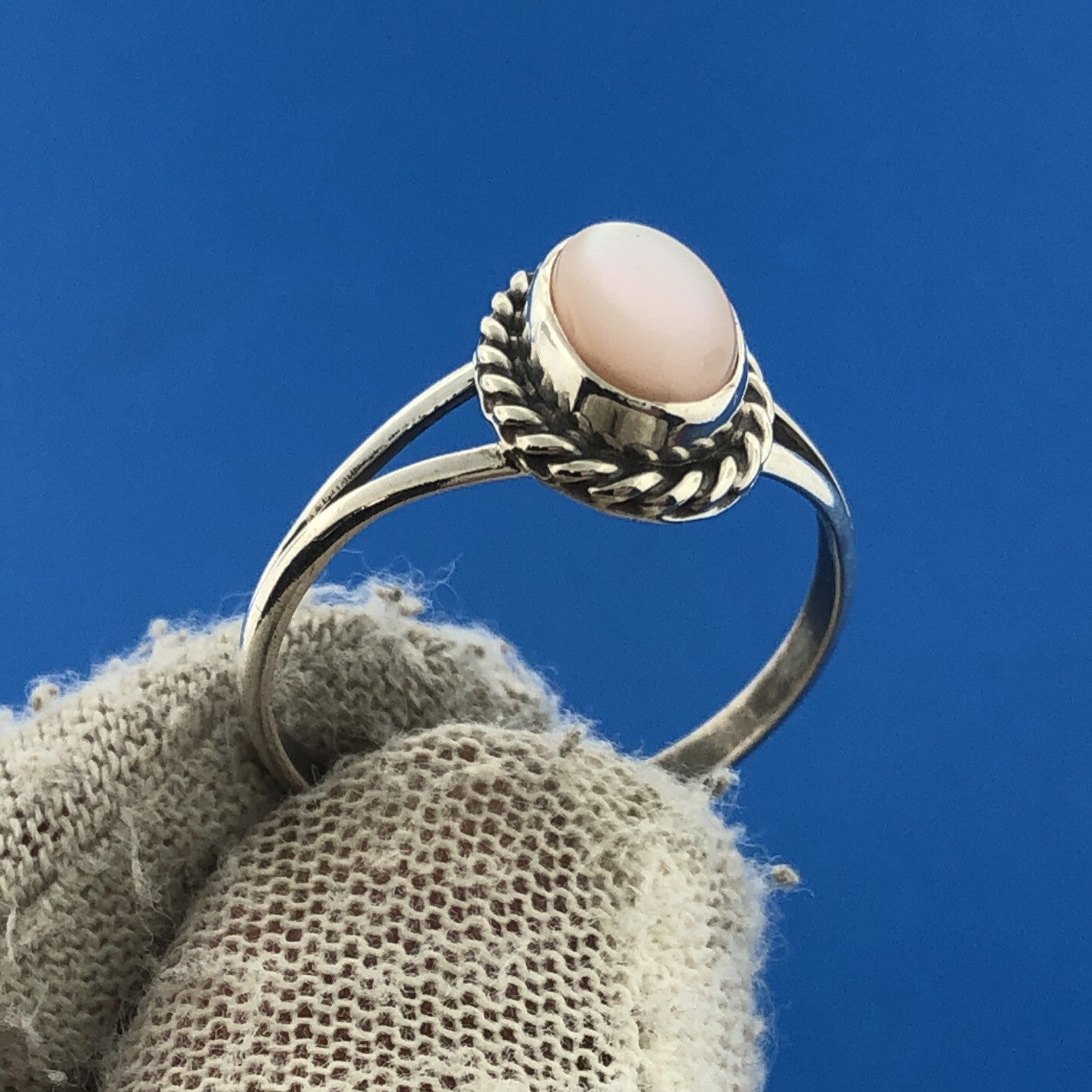 Vintage 925 Sterling Silver Ring with Oval Mother of Pearl Center Ring Size 8.75