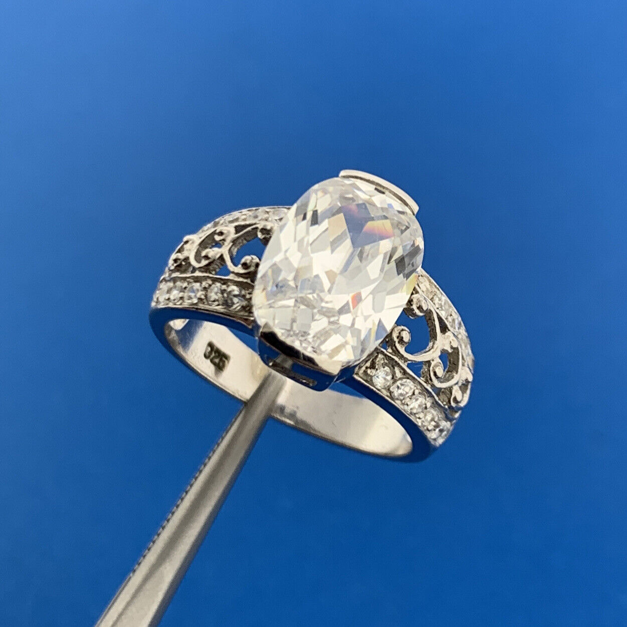 Estate Sterling Silver Oval Cubic Zirconia CZ Solitaire w/Accents Statement Ring