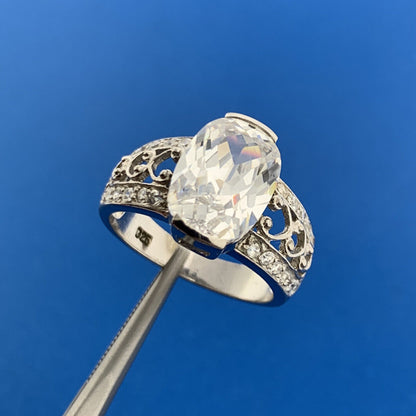Estate Sterling Silver Oval Cubic Zirconia CZ Solitaire w/Accents Statement Ring