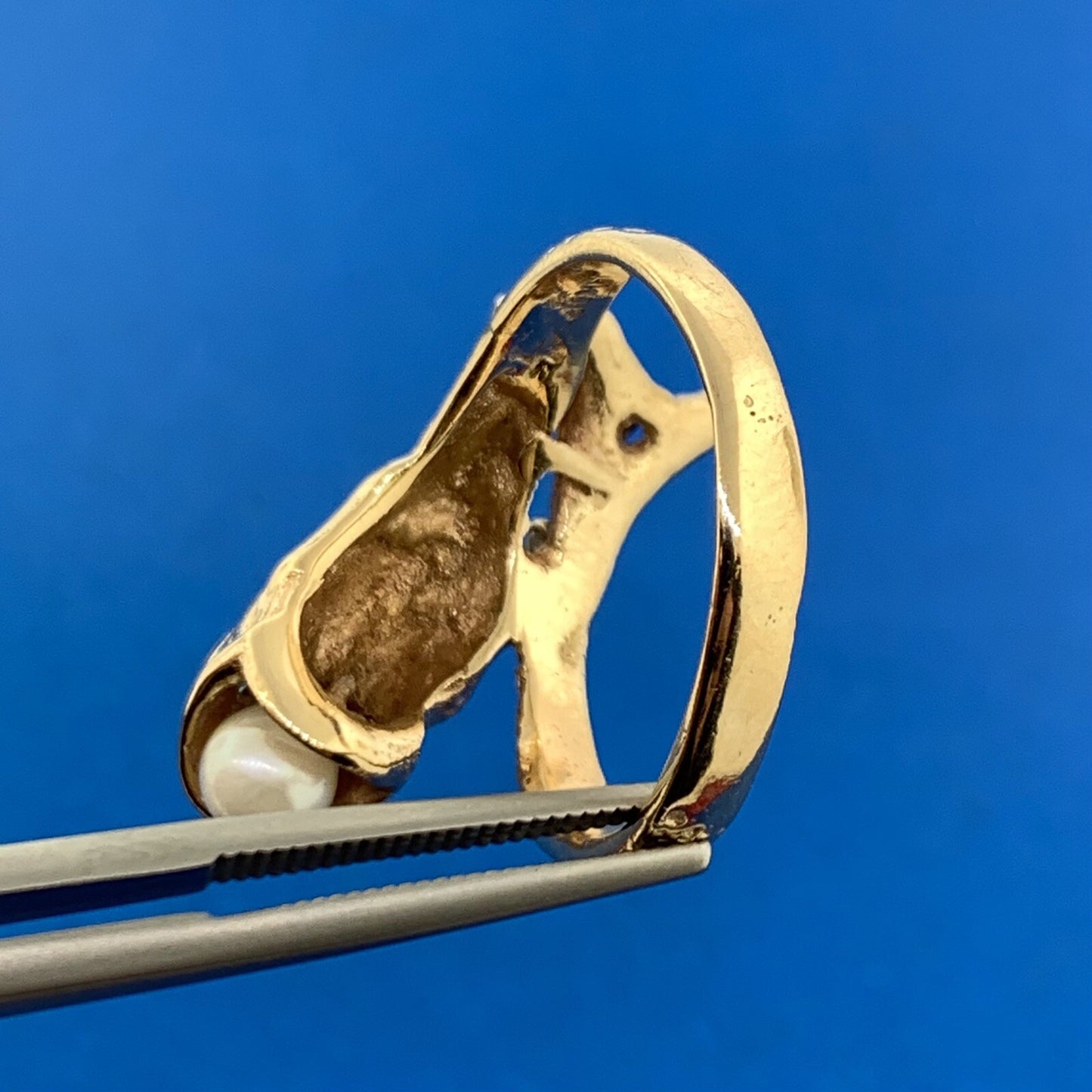 Vintage 14K Yellow Gold Diamond Pearl Blue Sapphire Fish Bypass Ring