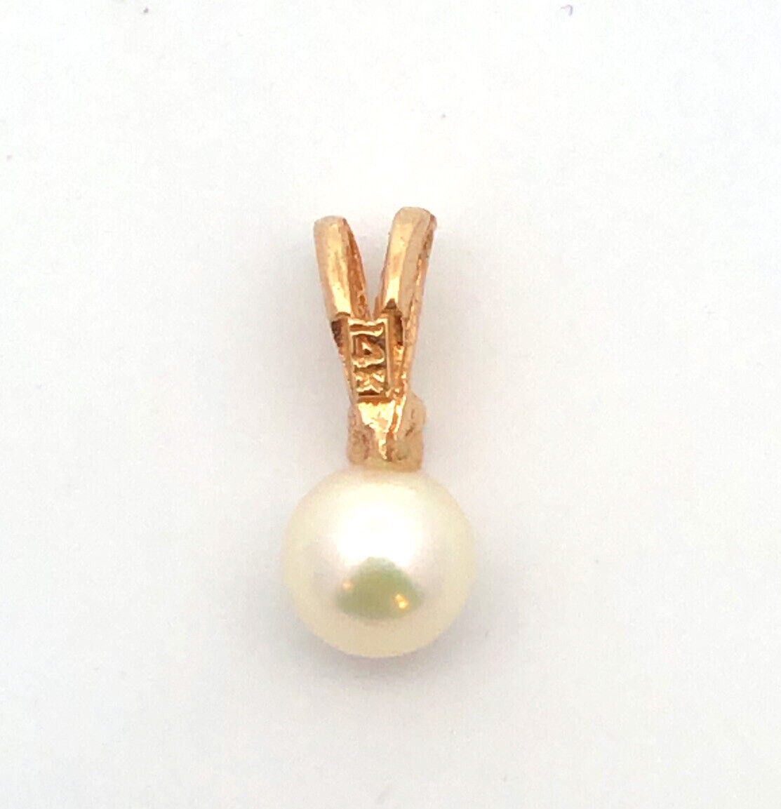 Classic 14K Yellow Gold Round Pearl Diamond Accented Petite Pendant