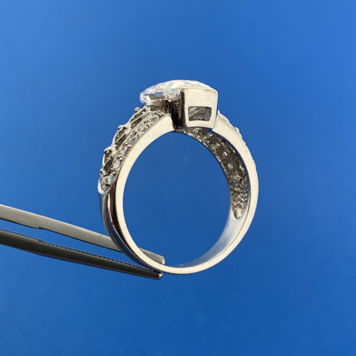 Estate Sterling Silver Oval Cubic Zirconia CZ Solitaire w/Accents Statement Ring