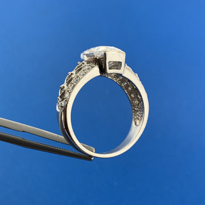 Estate Sterling Silver Oval Cubic Zirconia CZ Solitaire w/Accents Statement Ring