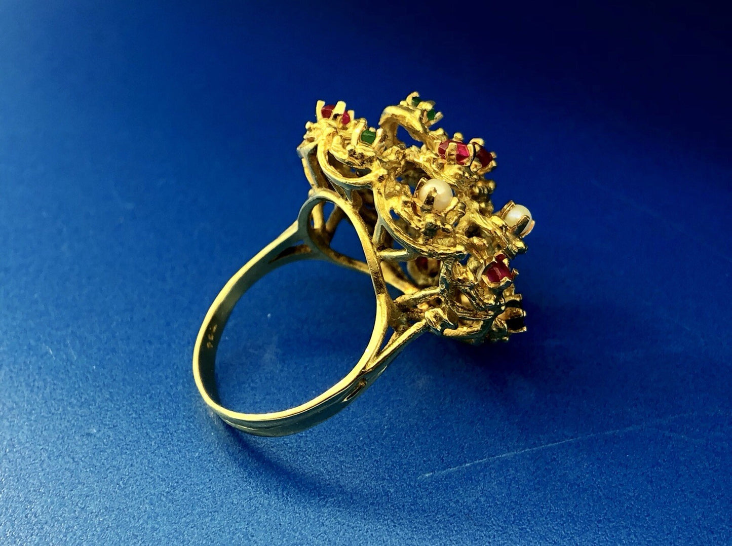 Vintage 18K Yellow Gold Ruby Emerald Pearl Christmas Tiered Dome Cocktail Ring