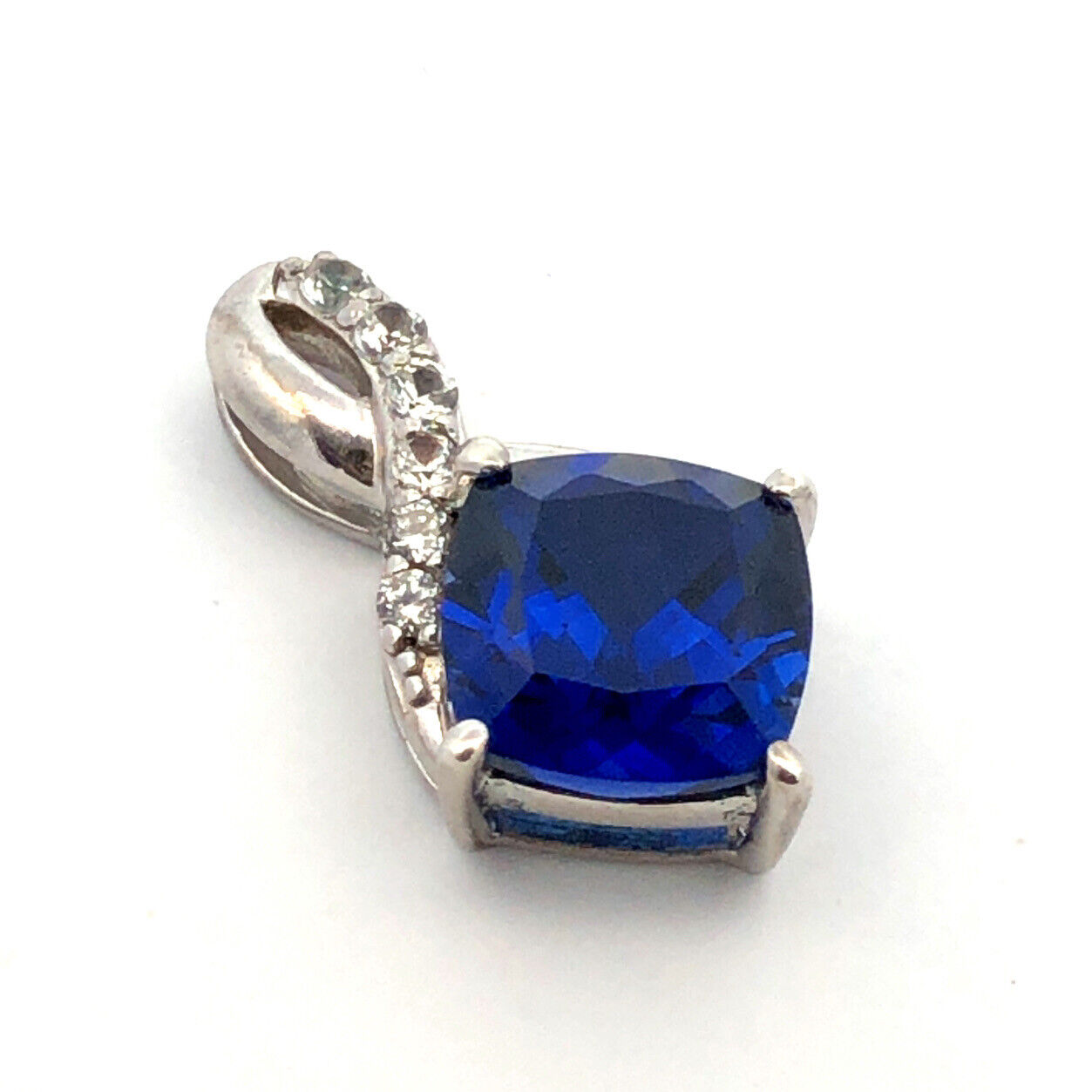 Designer SAI 925 Sterling Silver Blue Sapphire Diamond Accent Infinity Pendant