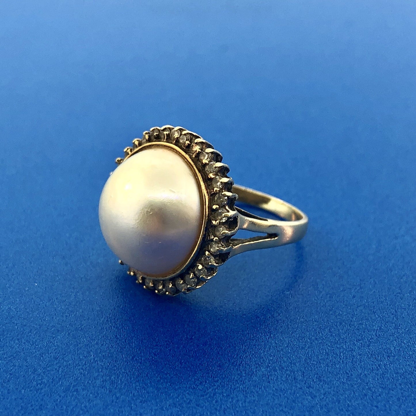Vintage 14K Yellow Gold Mabe Pearl Diamond Halo Cocktail Dinner Ring