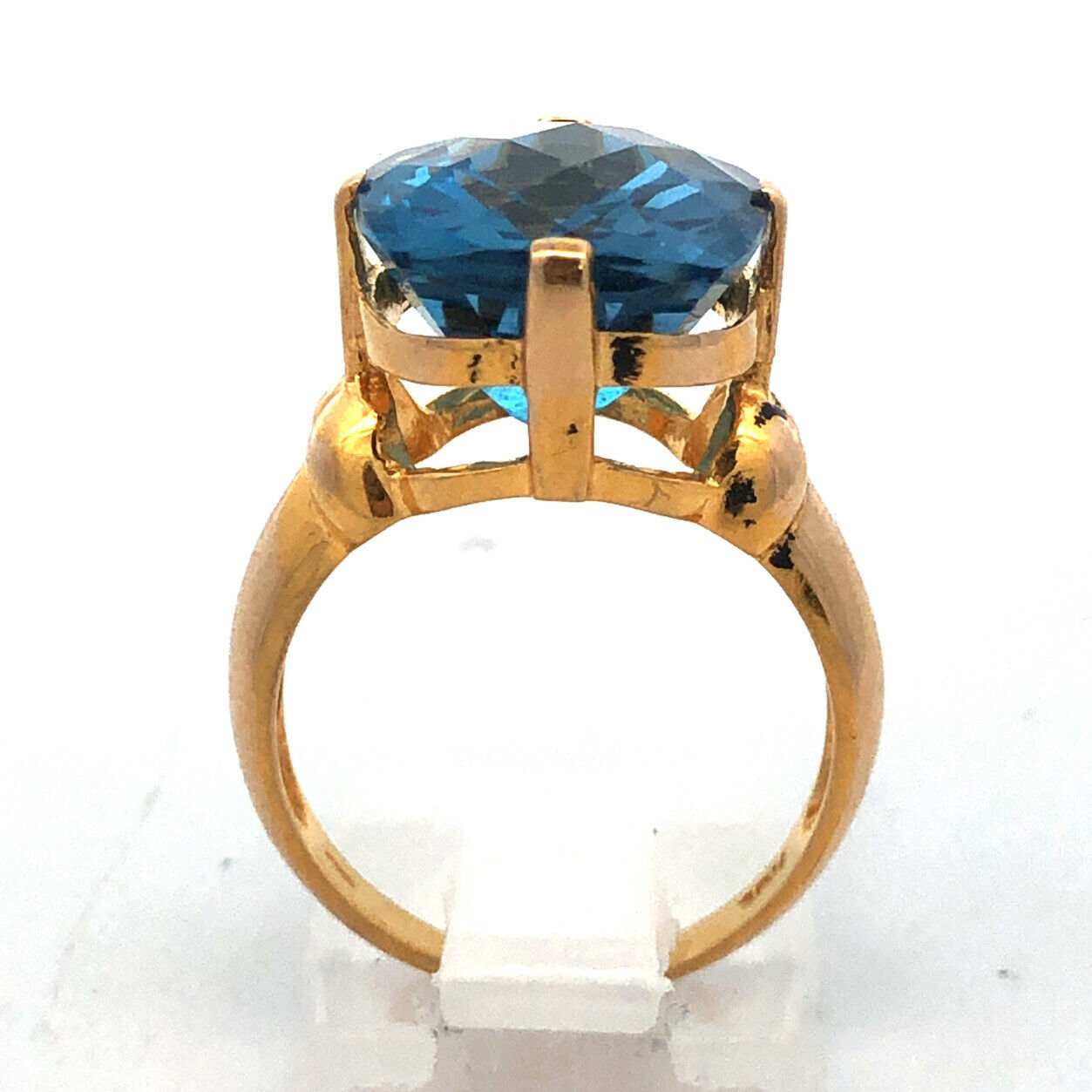 Stunning 10K Yellow Gold Rectangle Cushion Cut London Blue Topaz Cocktail Ring
