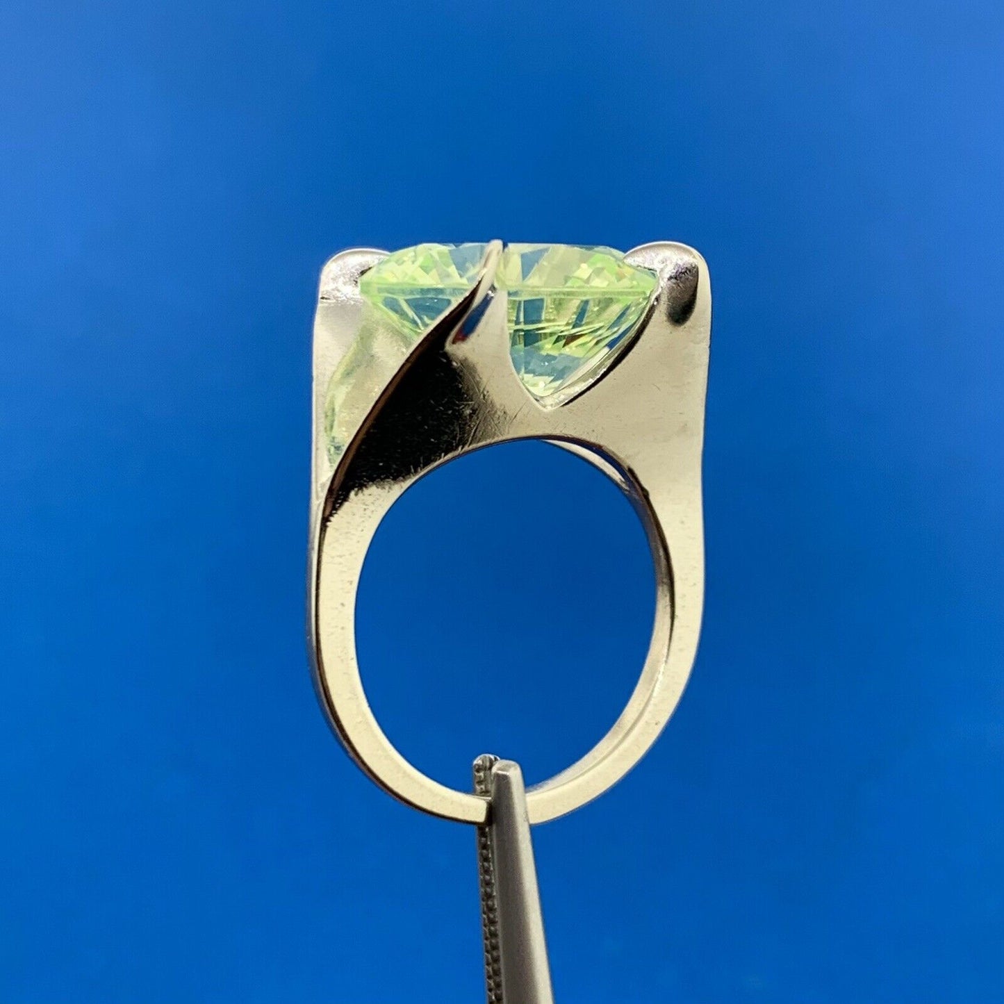 Dramatic Designer 10K White Gold Peridot Solitaire Statement Modernist Ring